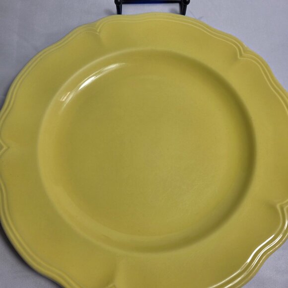 ONE Federalist by Sears Buttercup Dinner Plate Yellow Scalloped No Trim - Picture 10 of 12